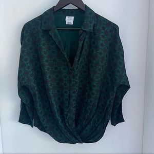 RVCA. Blouse. Size Small.